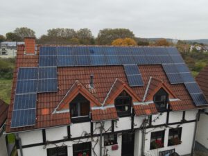 Drohnenbild 6,375 kWp PV-Anlage von links