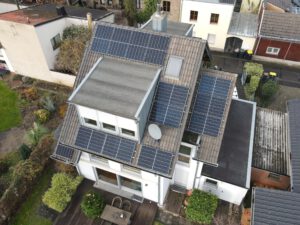 Solaranlage Modulfelder Südseite (von rechts)