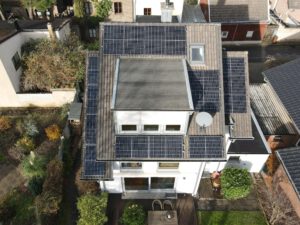 Solaranlage Modulfelder Südseite (frontal)